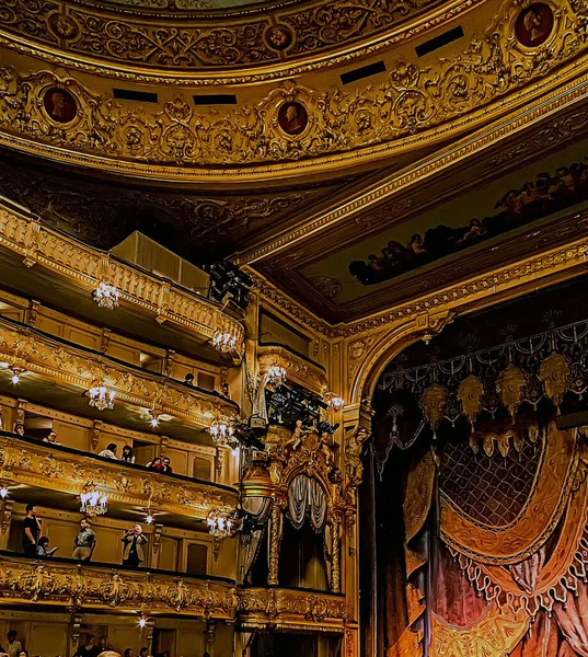 2014年7月7日ロシア サンクトペテルブルク マリリンスキー劇場内装オペラとバレエのコンサートホール — ストック写真