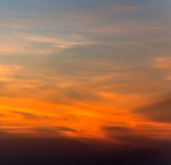 Abstract Natuur Achtergrond Kleurrijke Wolken Gezwollen Pluizig Wolkendek Hemel Helder — Stockfoto
