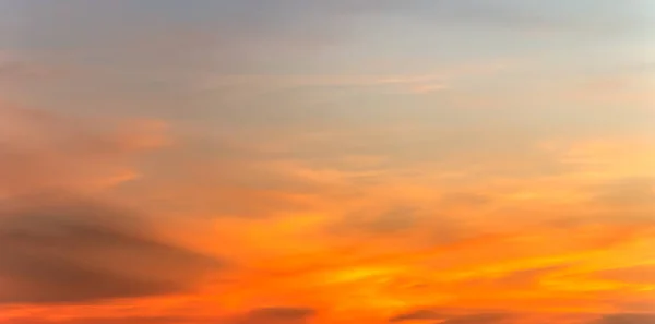 Streszczenie Natura Tło Kolorowe Chmury Puszyste Puszyste Chmury Krajobraz Niebo — Zdjęcie stockowe