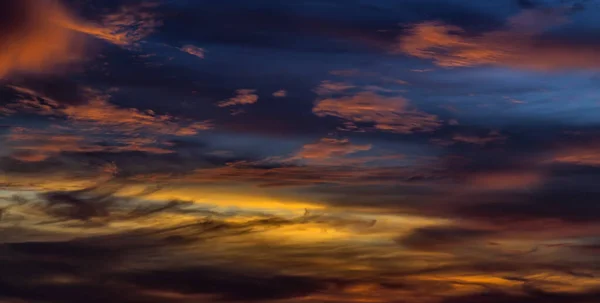 Himmel Mit Wolken Sonnenuntergang Himmel Sonnenlicht Farbe Weicher Hintergrund — Stockfoto