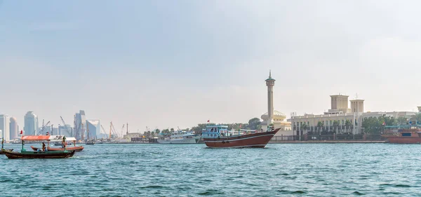 Dubai Uae Jan 2016 Abra Ride Dubai Water Canal — Stock Photo, Image