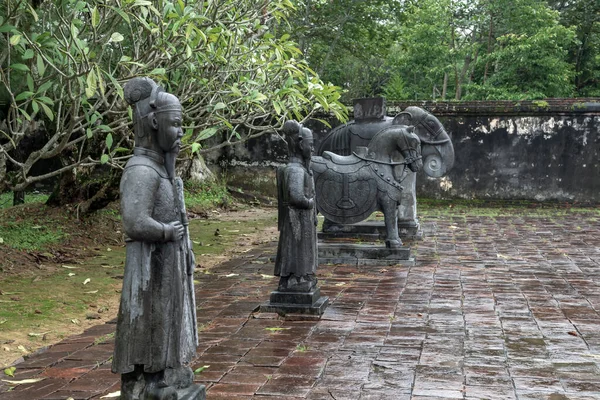 Socha Čestné Stráže Kamenných Bodyguardů Mandarinek Slonů Koní Khai Dinh — Stock fotografie