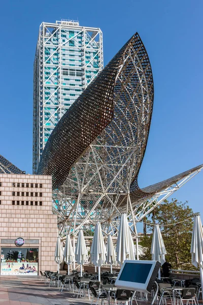 Barcelona Spanien Augusti 2012 Gyllene Fiskskulpturarkitekten Ritade Peix Landmärken Barcelona — Stockfoto