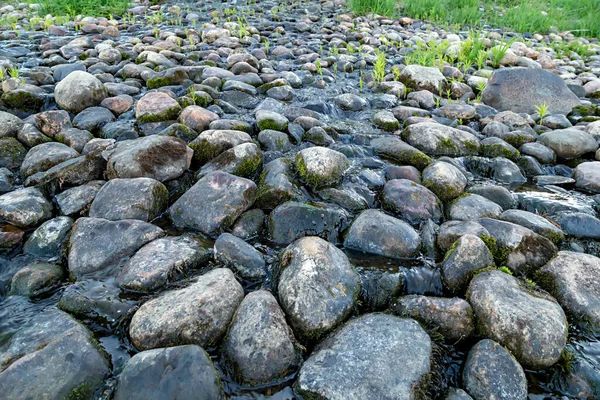 滝のカスケード川の風景滝の水をきれいに — ストック写真