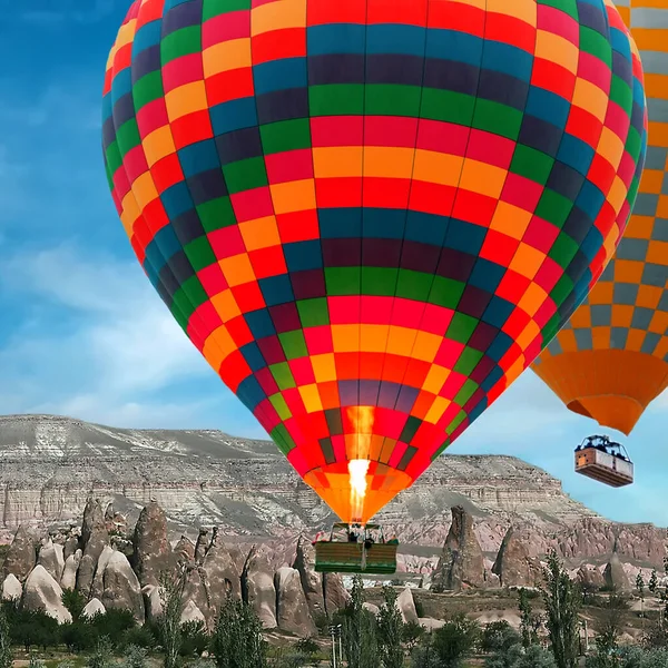 Touristen Fahren Heißluftballons Ballon Festival Gebirgslandschaft Kappadokien Goreme Nationalpark Türkei — Stockfoto