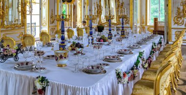 Hermitage pavyonu. Mekanik masa. Tören salonunun merkez kısmı, St. Petersburg. Tsarskoye Selo. Puşkin şehri. RUSSIA 3 Haziran 2014