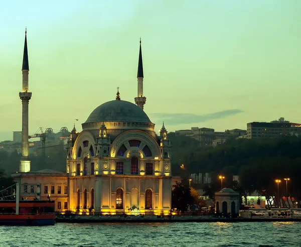 Ortakoy Τζαμί, Μποσφόρους, Κωνσταντινούπολη, Τουρκία — Φωτογραφία Αρχείου