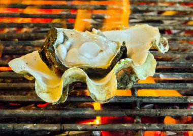 Barbekü Izgara deniz kabuğu et