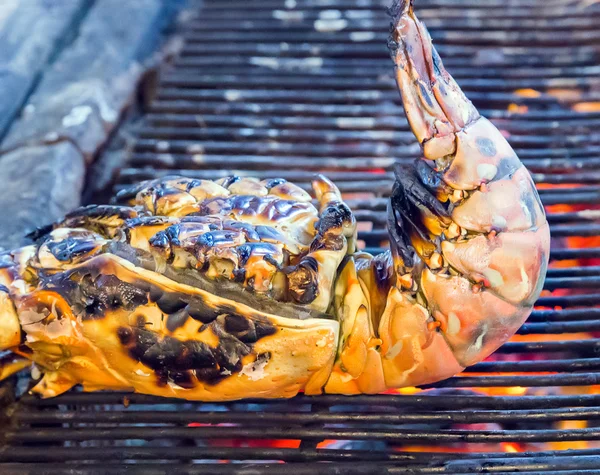 Μπάρμπεκιου σχάρα μαγειρέματος θαλασσινά. — Φωτογραφία Αρχείου