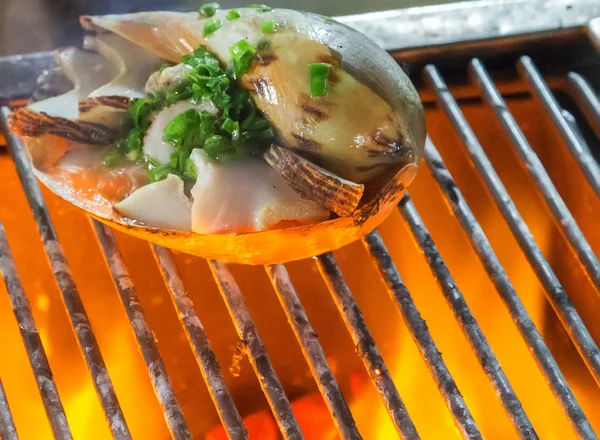 Barbecue mussels cooking seafood. — Stock Photo, Image