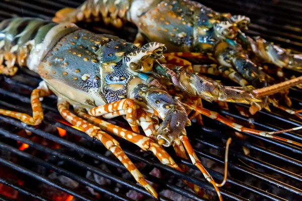 烧烤烧烤烹饪海鲜. — 图库照片