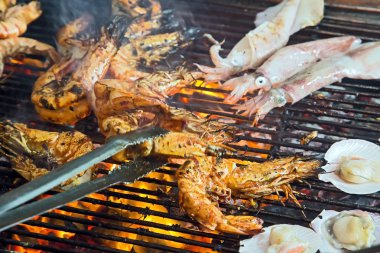 Izgara deniz ürünleri barbekü ızgara karides