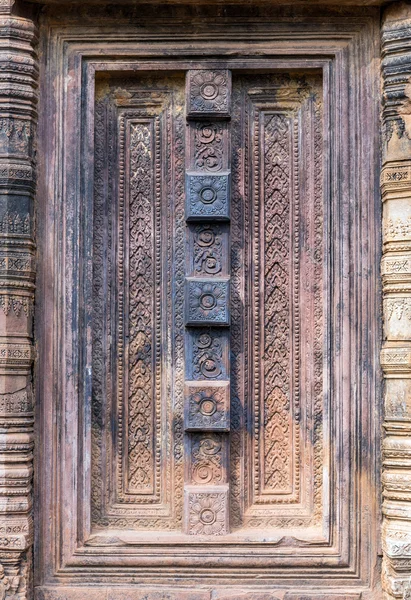 Doors Banteai Srei, Siem Reap, Cambodia — Stock Photo, Image