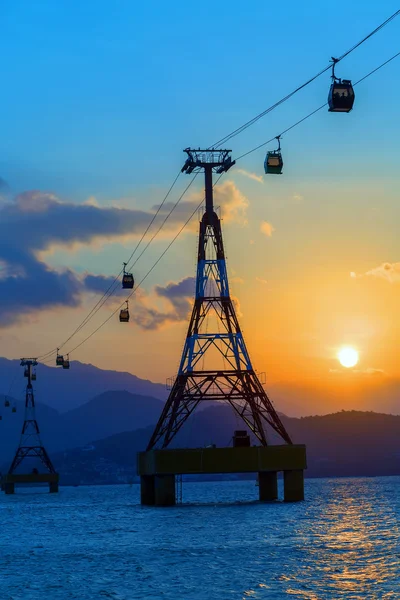 Pôr-do-sol no funicular Vinpearl Nha Trang, Vietnã — Fotografia de Stock