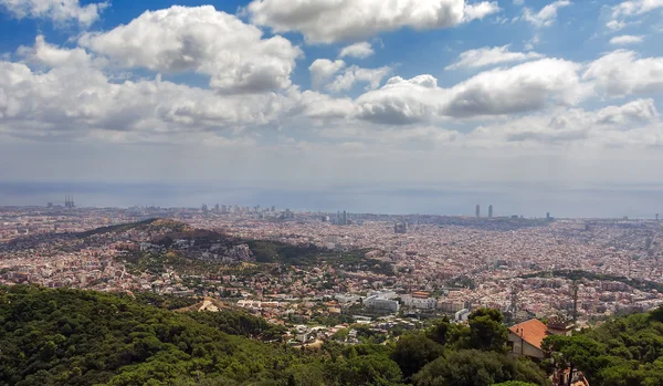 Vista del horizonte de Barcelona — Foto de Stock