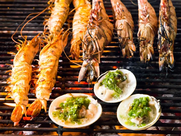 Deniz ürünleri yemek ızgara