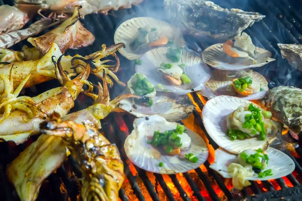 Parrilla para barbacoa de calamar —  Fotos de Stock