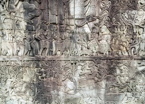 Bajorrelieve en la pared, Angkor, Camboya — Foto de Stock