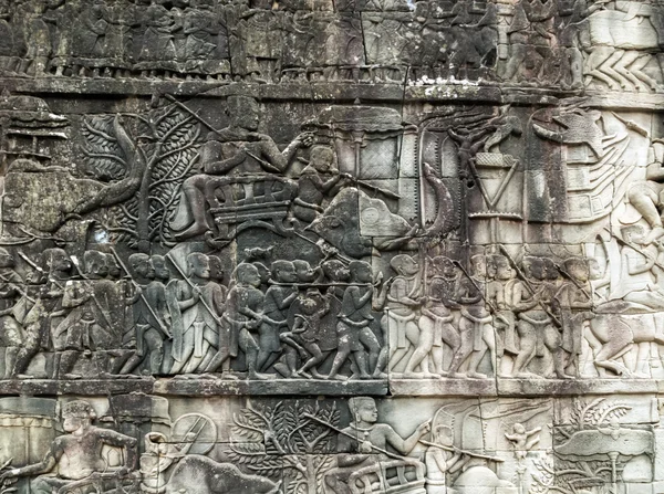 Flachrelief an der Wand, Angkor, Kambodscha — Stockfoto