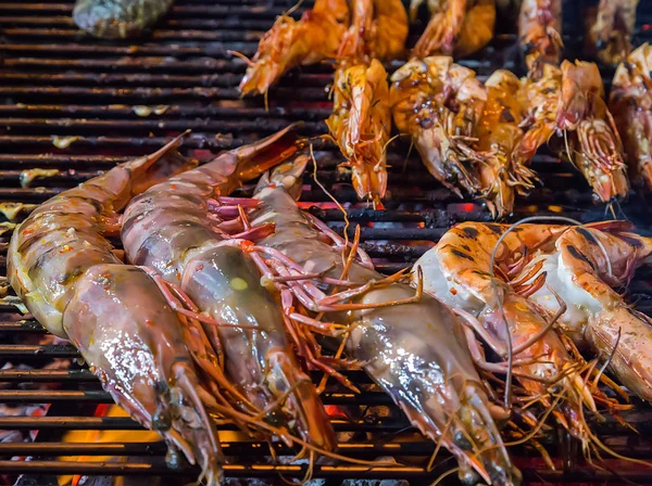 Tigergarnelen grillen — Stockfoto