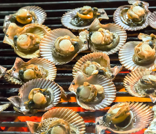 Fried Scallops on Grill. — Stock Photo, Image