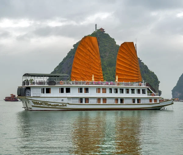Halong Bay Tours, Vietnam. — Foto Stock