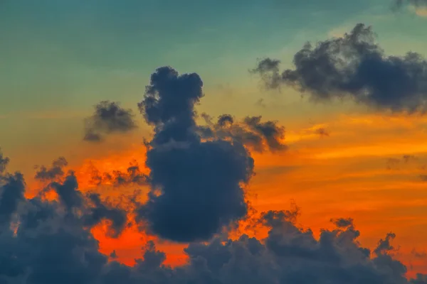 Тропічних захід сонця небо — стокове фото