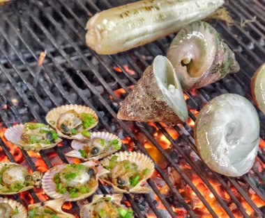 Izgara yumuşakça midye