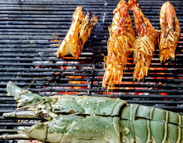 Langostinos a la parrilla cocina mariscos — Foto de Stock