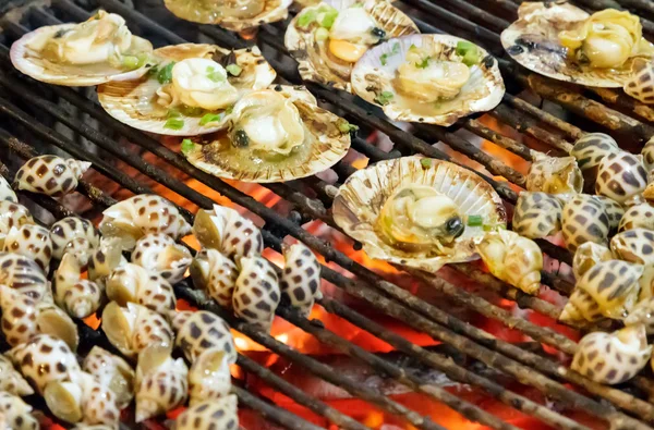 Grill mollusk mussla — Stockfoto