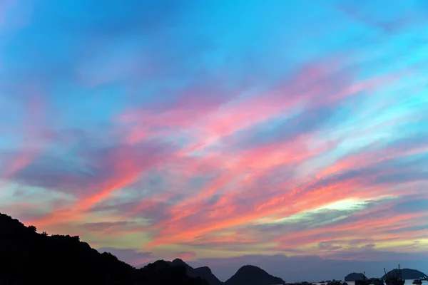 Pôr do sol tropical ou nascer do sol — Fotografia de Stock