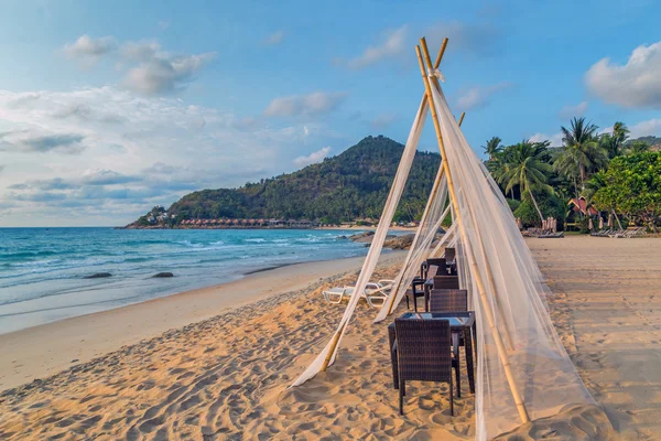 Gazebo in Tropical rock beach — Stock Photo, Image