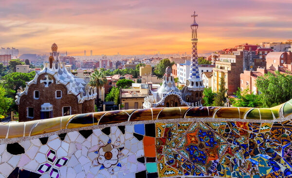 Amanecer Barcelona Banco de Gaudí mosaico — Foto de Stock