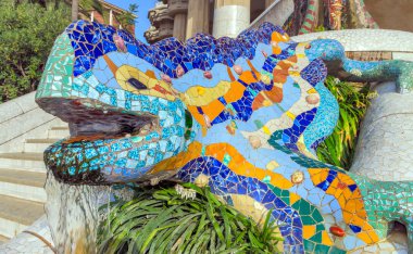 Mozaik heykel Barcelona Gaudi