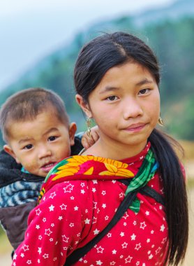 Siyah Hmong Vietnamca kadından