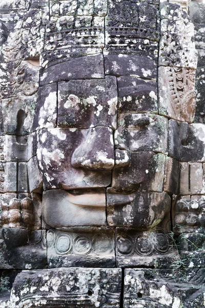 石の顔古代のバイヨン寺院の彫像 — ストック写真