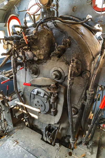 오래 된 기관차 강력한 엔진 — 스톡 사진