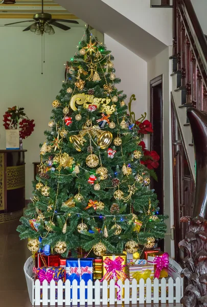 Julafton träd dekoration — Stockfoto
