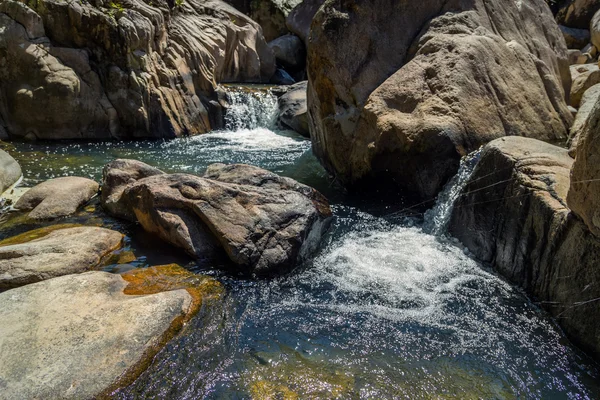 Cachoeira córrego montanha — Fotografia de Stock