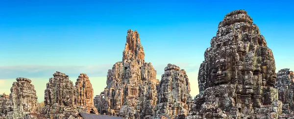 Stone gezichten van Tempel Bayon — Stockfoto