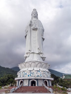 Da Nang büyük Guanyin heykeli