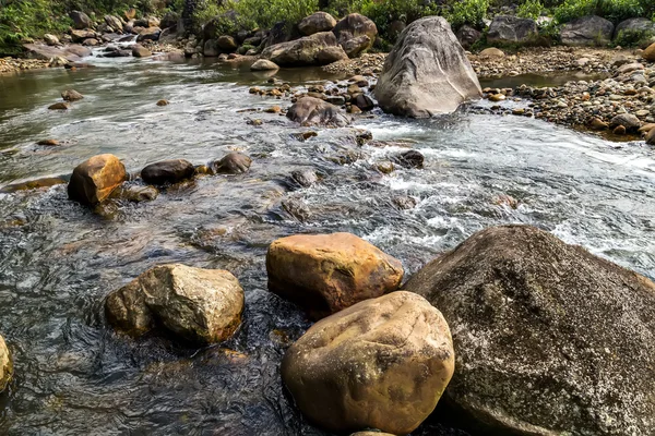 Cachoeira Tien Sa cai em Sapa Vietnã — Fotografia de Stock