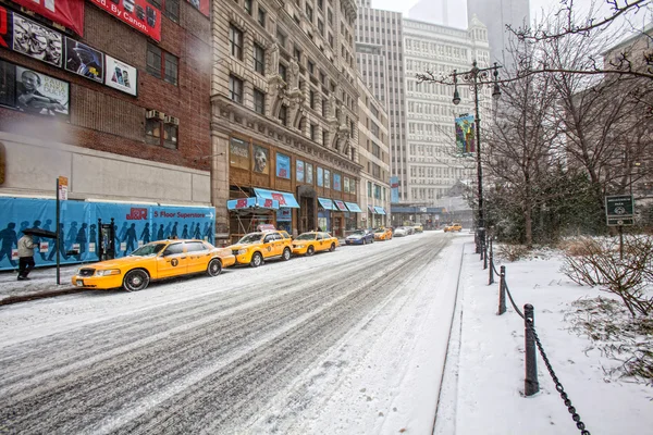 NEW YORK - JANUARY 21, 2014: Manhattan in snow — Stock Photo, Image