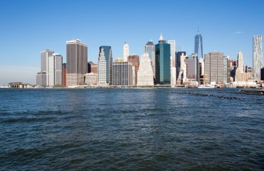 New York'un manhattan skyline panorama ile brooklyn Köprüsü 