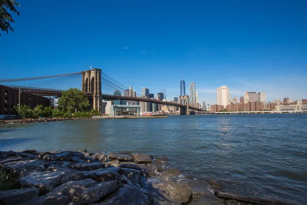 Nova Iorque Panorama do horizonte de Manhattan com Brooklyn Bridge — Fotografia de Stock