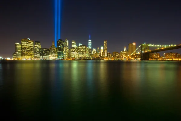 Tribut im Licht. Innenstadt von New York City — Stockfoto