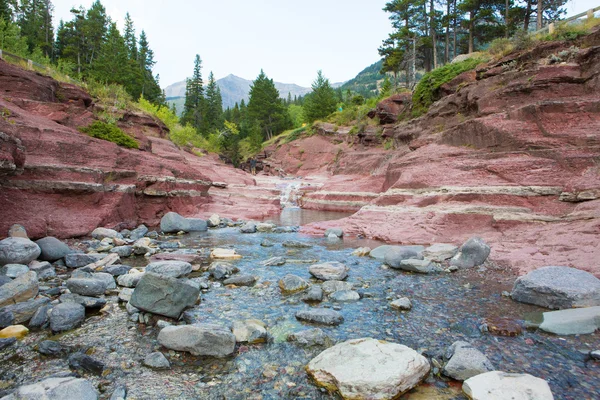 Malerische rote Felsschlucht Waterton Nationalpark alberta canada — Stockfoto