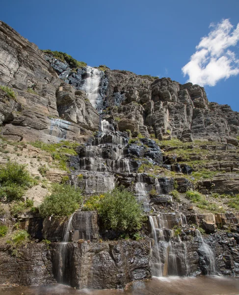 Vattenfall i glacier national park — Stockfoto