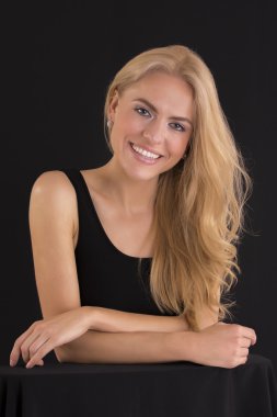 sevimli sarışın portresi 