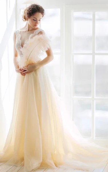 Beautiful bride in white dress — Stock Photo, Image